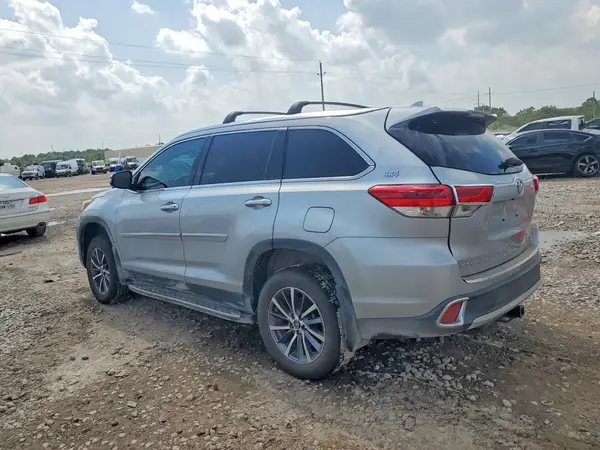 5TDJZRFH0KS928323 2019 TOYOTA HIGHLANDER - Image 2