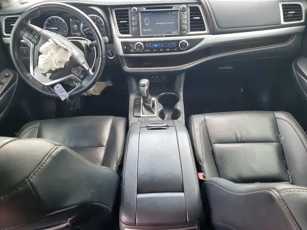 5TDJZRFH0KS928323 2019 TOYOTA HIGHLANDER - Image 8