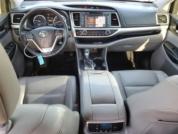 5TDJZRFH0KS934204 2019 TOYOTA HIGHLANDER - Image 8