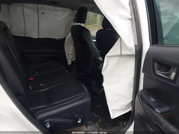 5TDJZRFH0KS938060 2019 TOYOTA HIGHLANDER - Image 8