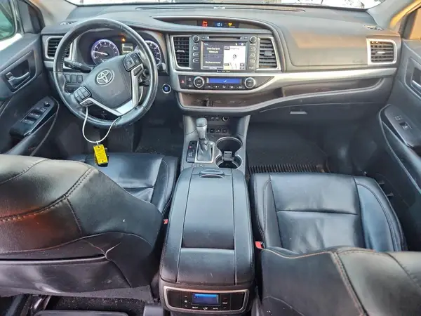 5TDJZRFH0KS940486 2019 TOYOTA HIGHLANDER - Image 8