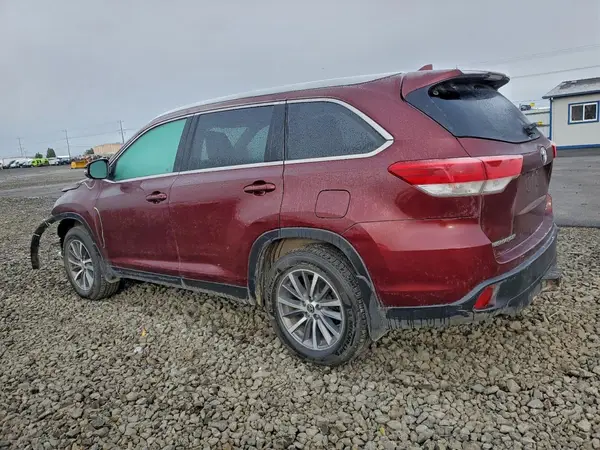 5TDJZRFH0KS941332 2019 TOYOTA HIGHLANDER - Image 2