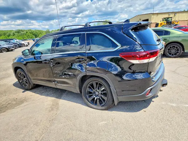 5TDJZRFH0KS947700 2019 TOYOTA HIGHLANDER - Image 2