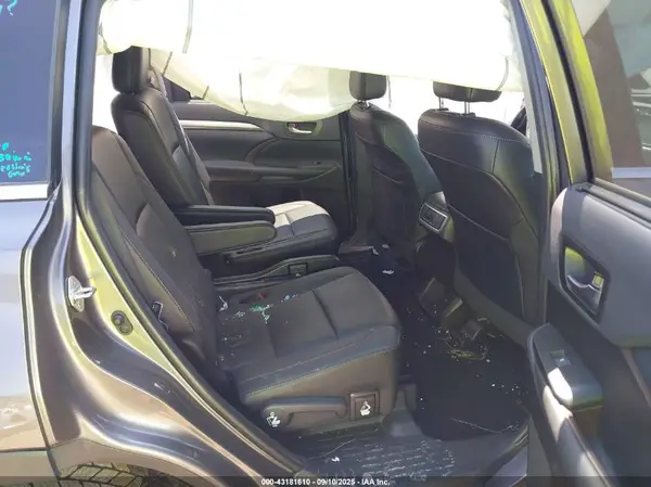 5TDJZRFH0KS955098 2019 TOYOTA HIGHLANDER - Image 8