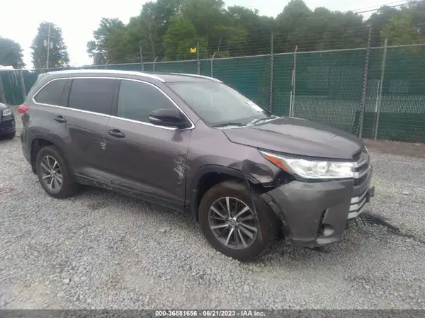 5TDJZRFH0KS959376 2019 TOYOTA HIGHLANDER - Image 1