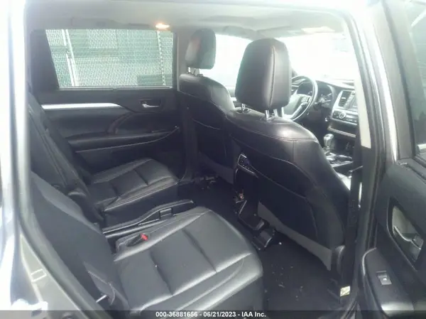 5TDJZRFH0KS959376 2019 TOYOTA HIGHLANDER - Image 8