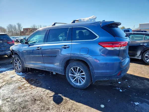 5TDJZRFH0KS965386 2019 TOYOTA HIGHLANDER - Image 2