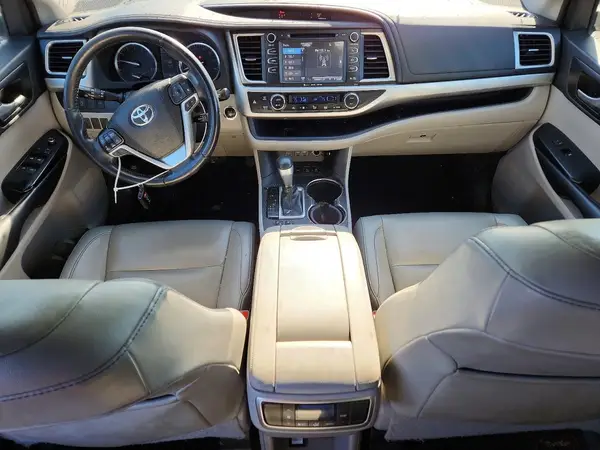 5TDJZRFH0KS965386 2019 TOYOTA HIGHLANDER - Image 8