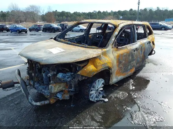 5TDJZRFH0KS965775 2019 TOYOTA HIGHLANDER - Image 2