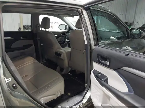 5TDJZRFH0KS969034 2019 TOYOTA HIGHLANDER - Image 8