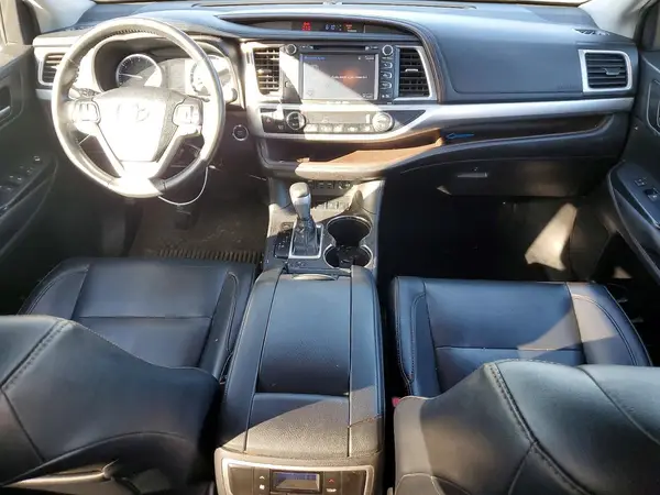5TDJZRFH0KS970149 2019 TOYOTA HIGHLANDER - Image 8