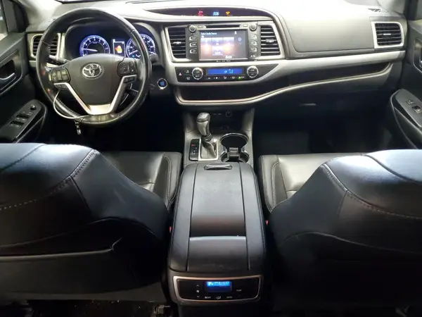 5TDJZRFH0KS985377 2019 TOYOTA HIGHLANDER - Image 8
