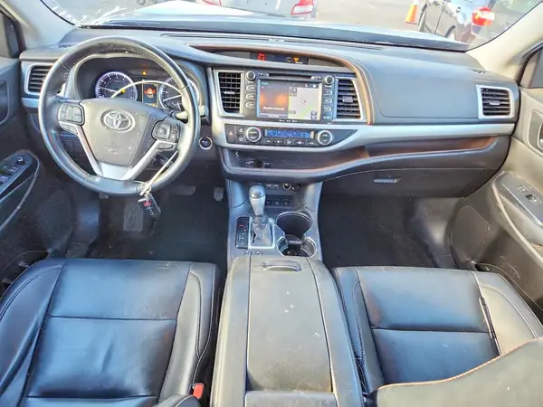 5TDJZRFH0KS985895 2019 TOYOTA HIGHLANDER - Image 8