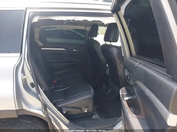 5TDJZRFH0KS993026 2019 TOYOTA HIGHLANDER - Image 8
