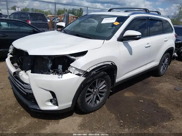 5TDJZRFH0KS993348 2019 TOYOTA HIGHLANDER - Image 2