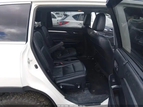 5TDJZRFH0KS993348 2019 TOYOTA HIGHLANDER - Image 8