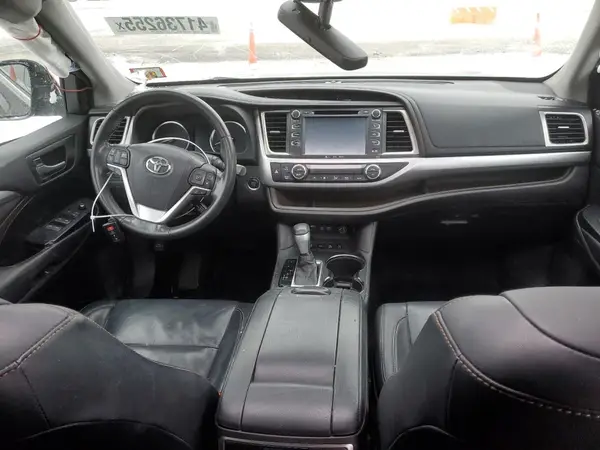 5TDJZRFH1HS357384 2017 TOYOTA HIGHLANDER - Image 8