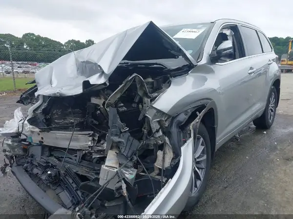 5TDJZRFH1HS358079 2017 TOYOTA HIGHLANDER - Image 2
