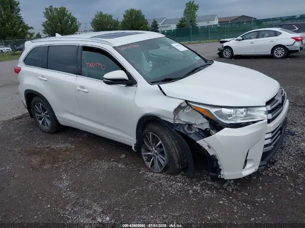 5TDJZRFH1HS362990 2017 TOYOTA HIGHLANDER - Image 1