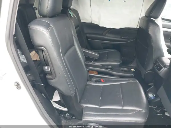 5TDJZRFH1HS362990 2017 TOYOTA HIGHLANDER - Image 8