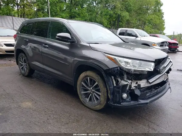 5TDJZRFH1HS368515 2017 TOYOTA HIGHLANDER - Image 1