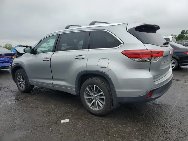 5TDJZRFH1HS375710 2017 TOYOTA HIGHLANDER - Image 2