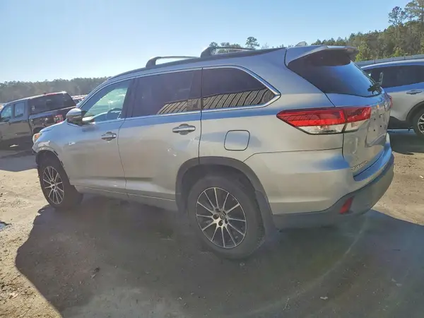 5TDJZRFH1HS381443 2017 TOYOTA HIGHLANDER - Image 2