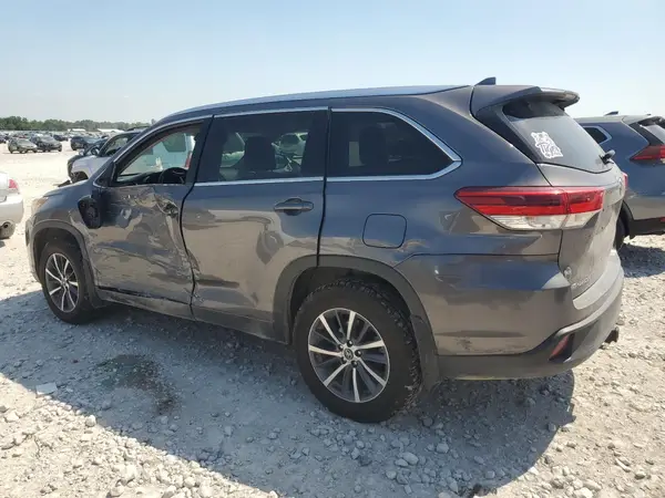 5TDJZRFH1HS382611 2017 TOYOTA HIGHLANDER - Image 2