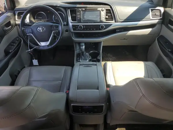 5TDJZRFH1HS382611 2017 TOYOTA HIGHLANDER - Image 8
