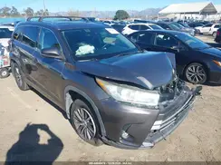 5TDJZRFH1HS387789 2017 TOYOTA HIGHLANDER