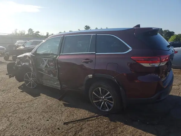 5TDJZRFH1HS389705 2017 TOYOTA HIGHLANDER - Image 2