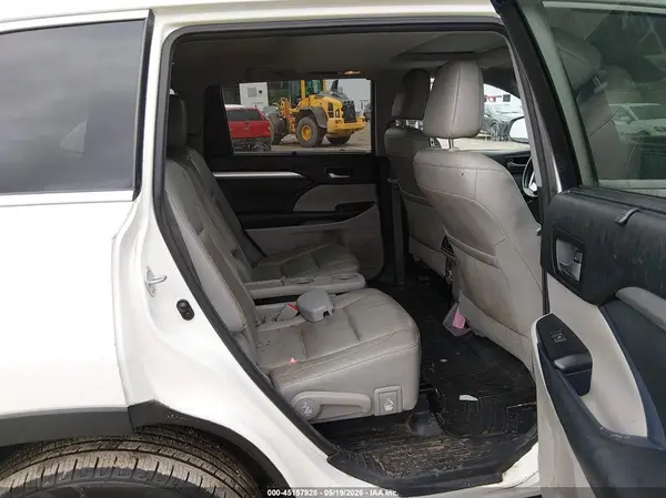 5TDJZRFH1HS391292 2017 TOYOTA HIGHLANDER - Image 8