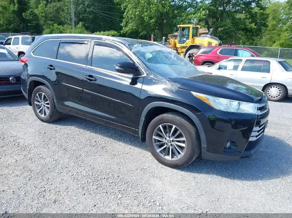 5TDJZRFH1HS394399 2017 TOYOTA HIGHLANDER - Image 1