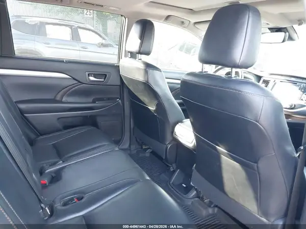 5TDJZRFH1HS403750 2017 TOYOTA HIGHLANDER - Image 8