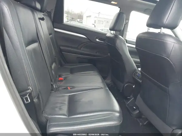 5TDJZRFH1HS404672 2017 TOYOTA HIGHLANDER - Image 8