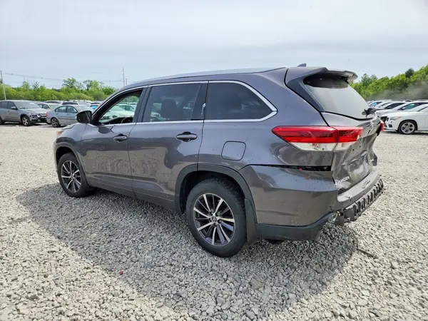 5TDJZRFH1HS408172 2017 TOYOTA HIGHLANDER - Image 2