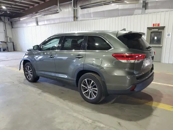 5TDJZRFH1HS413842 2017 TOYOTA HIGHLANDER - Image 2