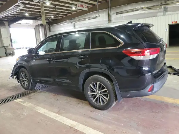 5TDJZRFH1HS414232 2017 TOYOTA HIGHLANDER - Image 2