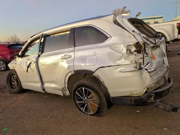 5TDJZRFH1HS415445 2017 TOYOTA HIGHLANDER - Image 2