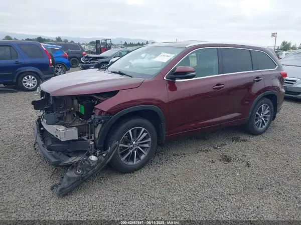 5TDJZRFH1HS418510 2017 TOYOTA HIGHLANDER - Image 2