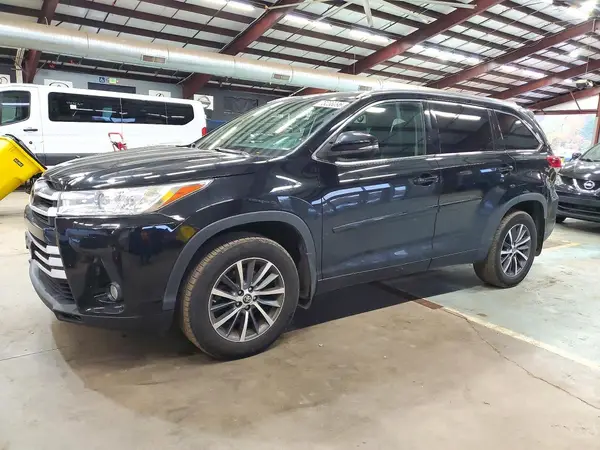 5TDJZRFH1HS426414 2017 TOYOTA HIGHLANDER - Image 1