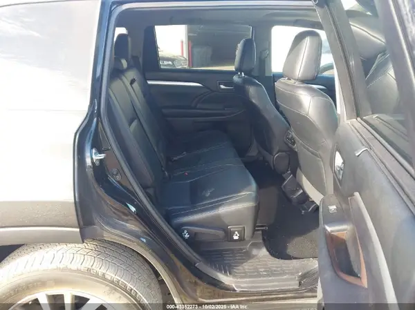 5TDJZRFH1HS427837 2017 TOYOTA HIGHLANDER - Image 8