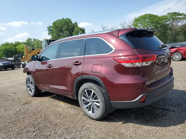 5TDJZRFH1HS431399 2017 TOYOTA HIGHLANDER - Image 2