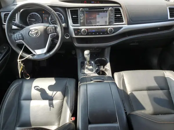 5TDJZRFH1HS431399 2017 TOYOTA HIGHLANDER - Image 8