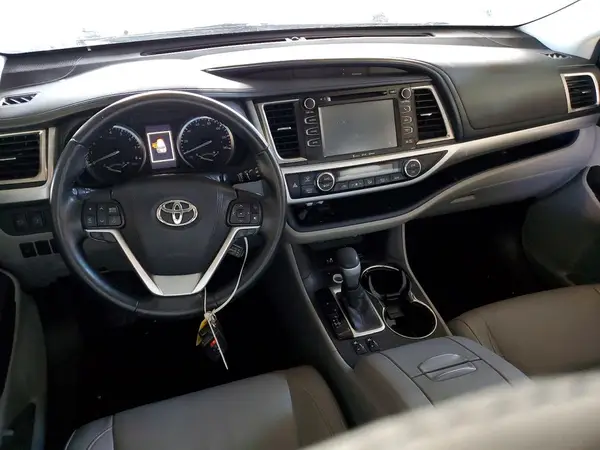 5TDJZRFH1HS434271 2017 TOYOTA HIGHLANDER - Image 8