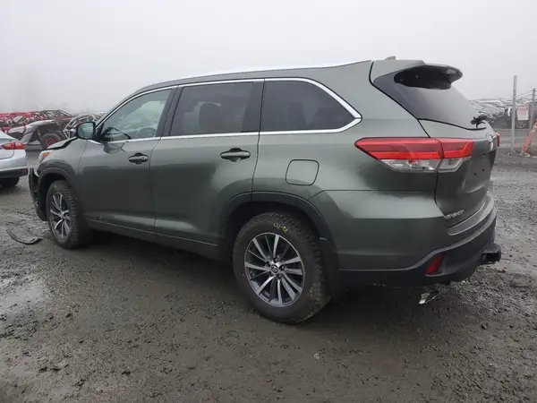5TDJZRFH1HS439504 2017 TOYOTA HIGHLANDER - Image 2