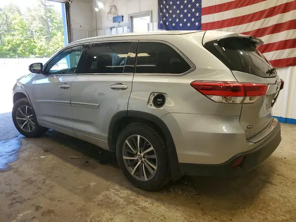 5TDJZRFH1HS453774 2017 TOYOTA HIGHLANDER - Image 2