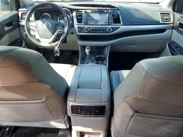 5TDJZRFH1HS453774 2017 TOYOTA HIGHLANDER - Image 8