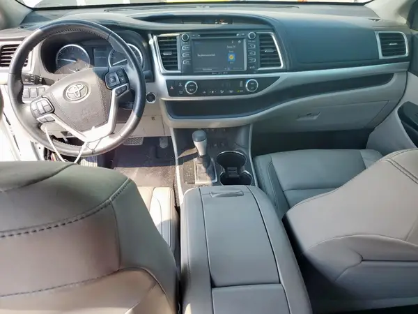 5TDJZRFH1HS455038 2017 TOYOTA HIGHLANDER - Image 8