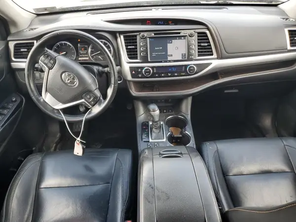 5TDJZRFH1HS460157 2017 TOYOTA HIGHLANDER - Image 8